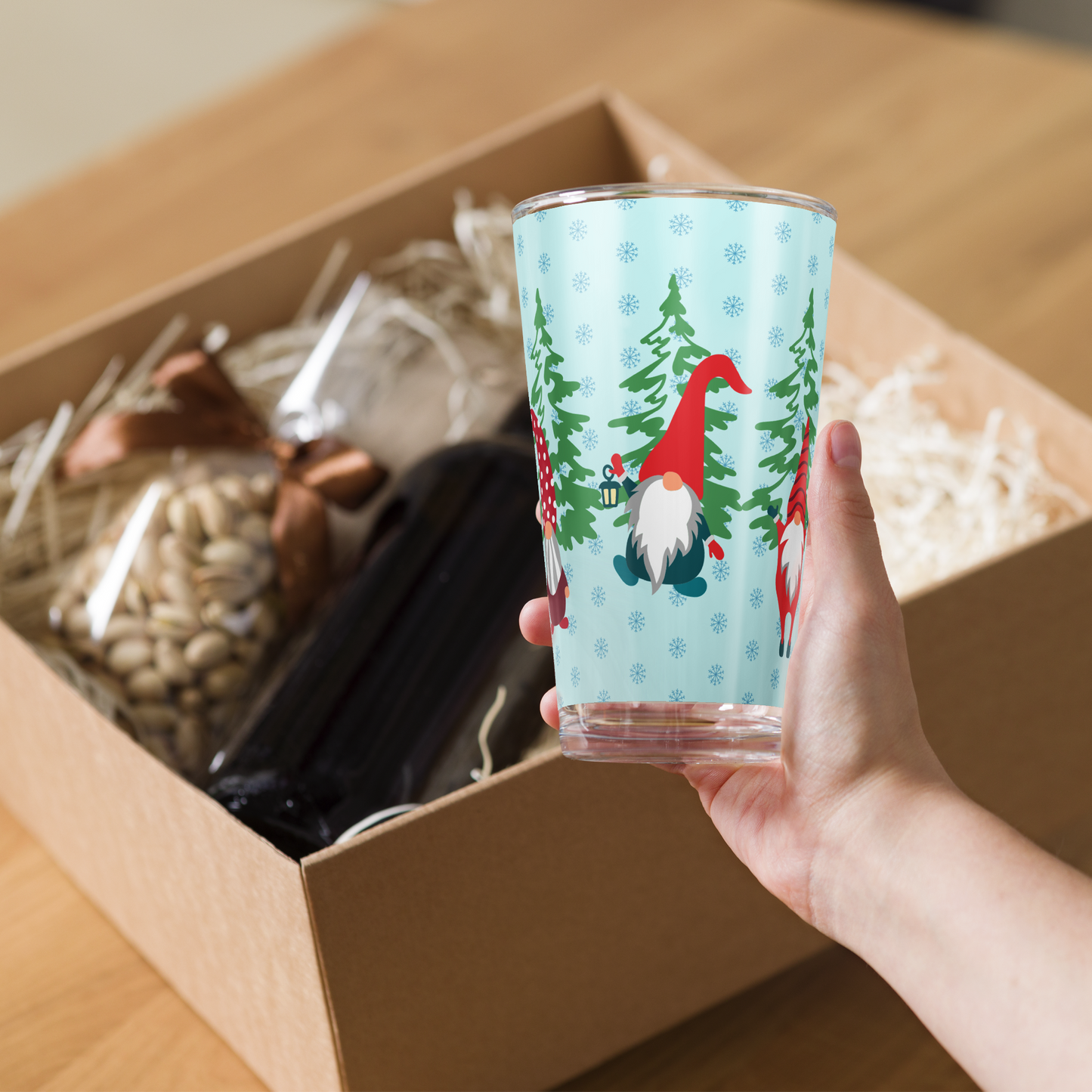 Shaker pint glass - Holiday Gnome
