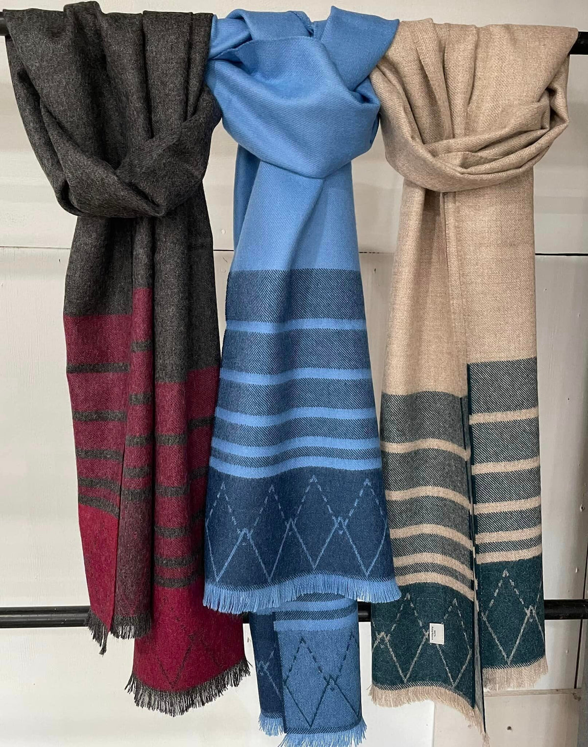 ZigZag 100% baby alpaca scarf made in Peru with geometric pattern and fringe